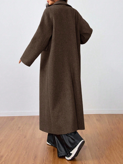 This long wool coat features casual lapels. Warm and comfortable, it is a must‑have for everyday wear, office outfits and the back‑to‑school season.