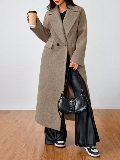 This long wool coat features casual lapels. Warm and comfortable, it is a must‑have for everyday wear, office outfits and the back‑to‑school season.