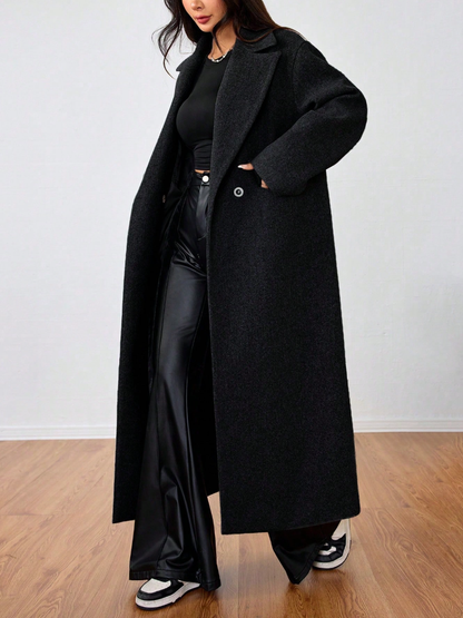 This long wool coat features casual lapels. Warm and comfortable, it is a must‑have for everyday wear, office outfits and the back‑to‑school season.